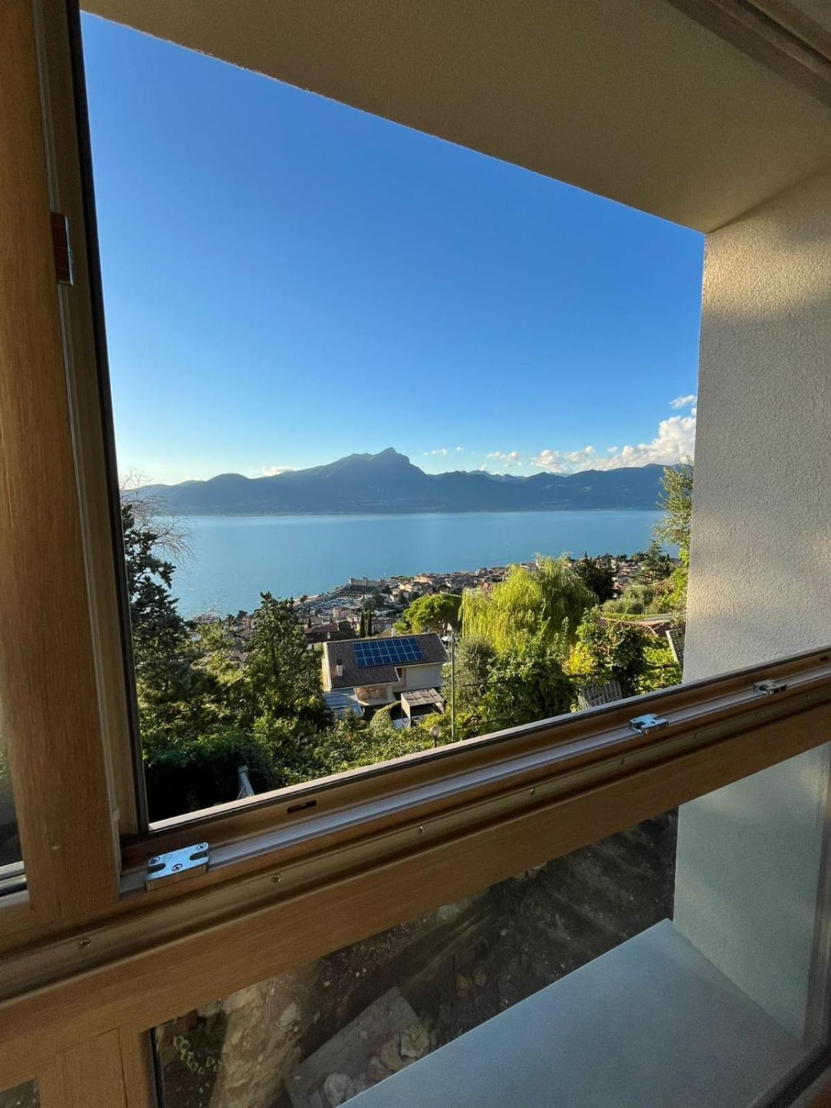 The View Apartment Torri Del Benaco